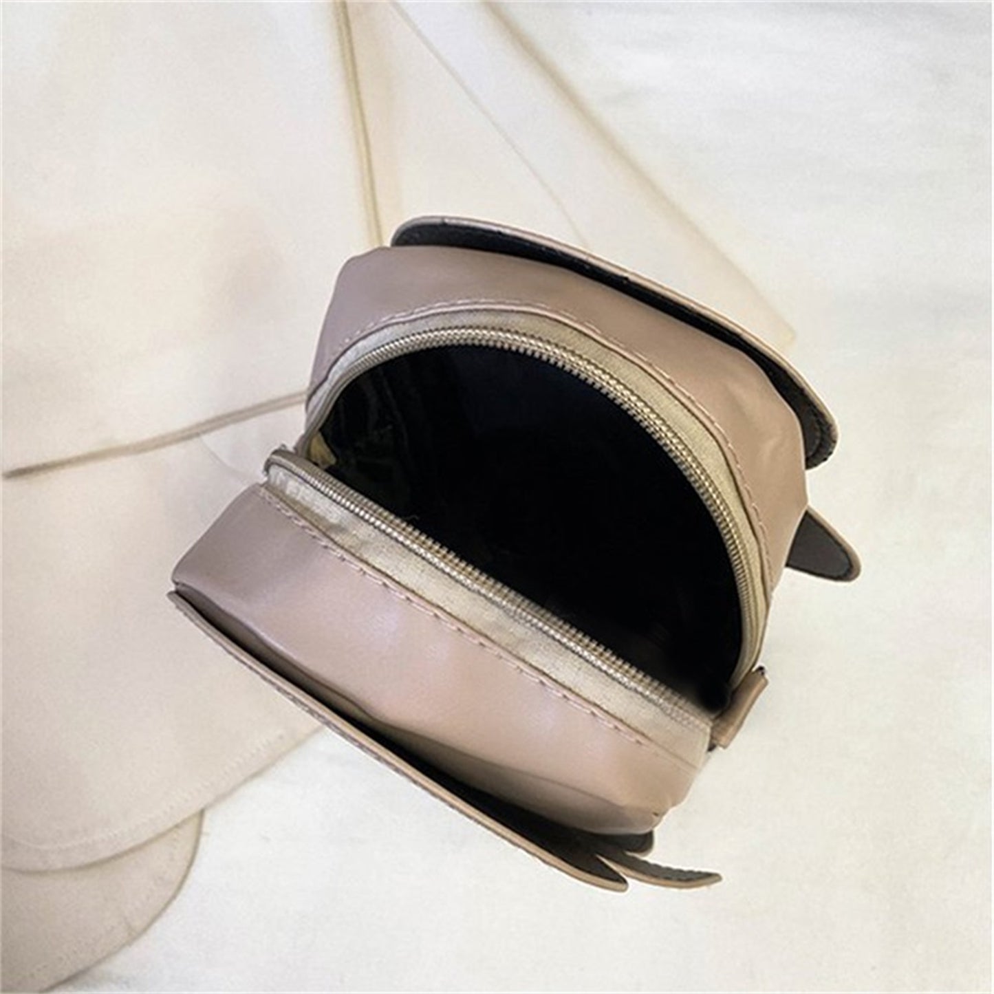 Lightweight Women's Skeleton Print Crossbody Bag - Stylish Synthetic Synthetic Leather Purse with Adjustable Strap, Zipper Closure, and Fun Bone-Shaped Design for Beach, Travel, or Shopping, Travel Purse | Skeleton Print Bag